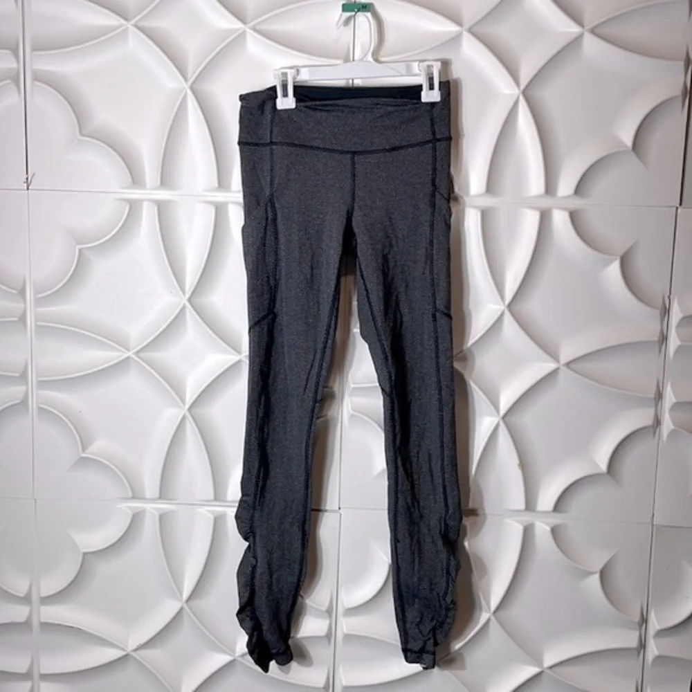 Lululemon high rise piped grey marl leggings sz 4. (Iiii) - Picture 1 of 4
